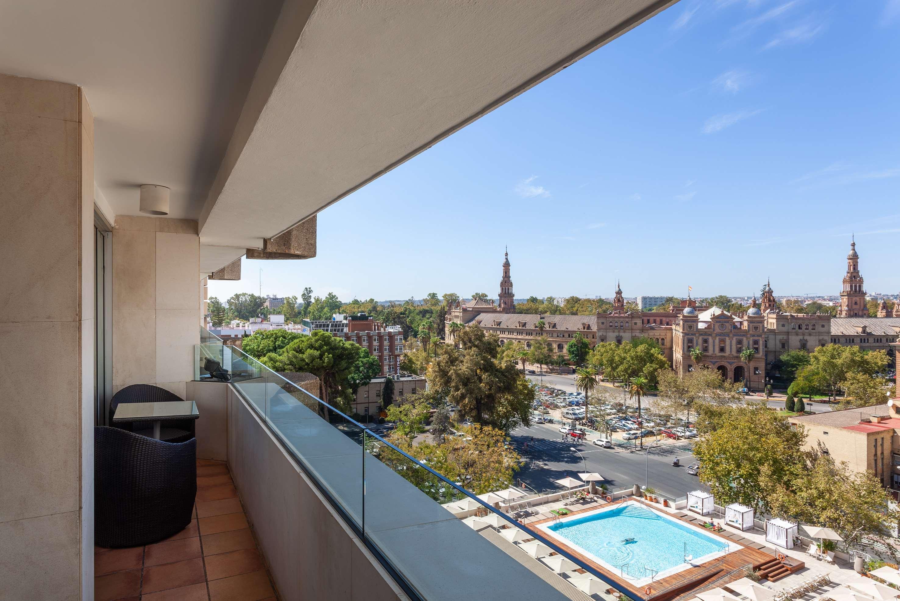 The Level At Melia Sevilla Exteriör bild