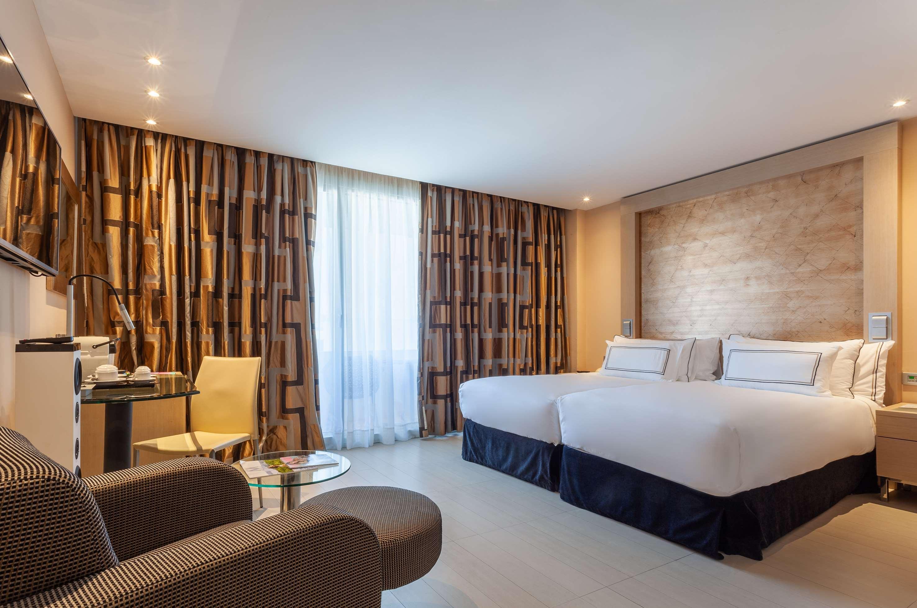 The Level At Melia Sevilla Exteriör bild