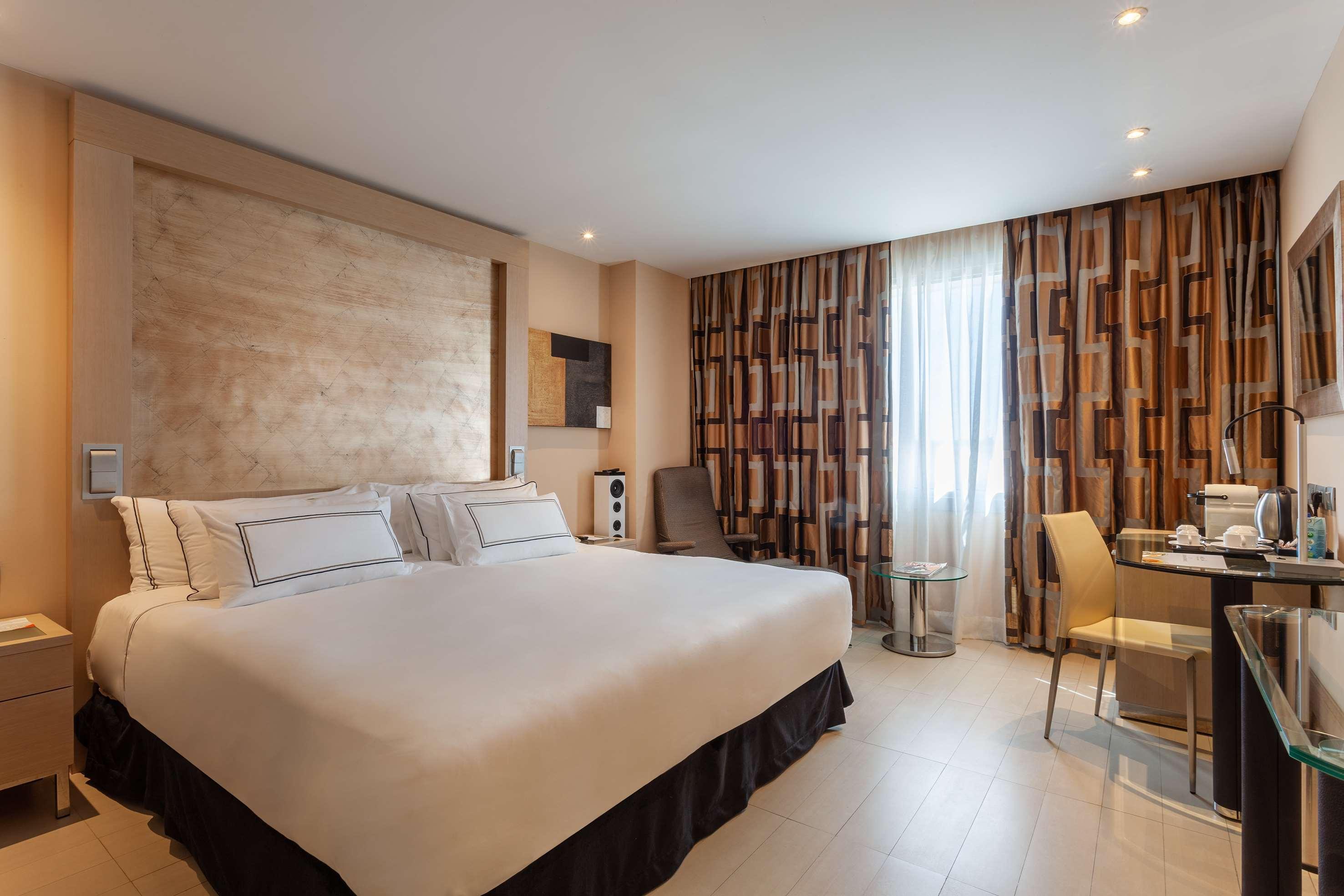 The Level At Melia Sevilla Exteriör bild