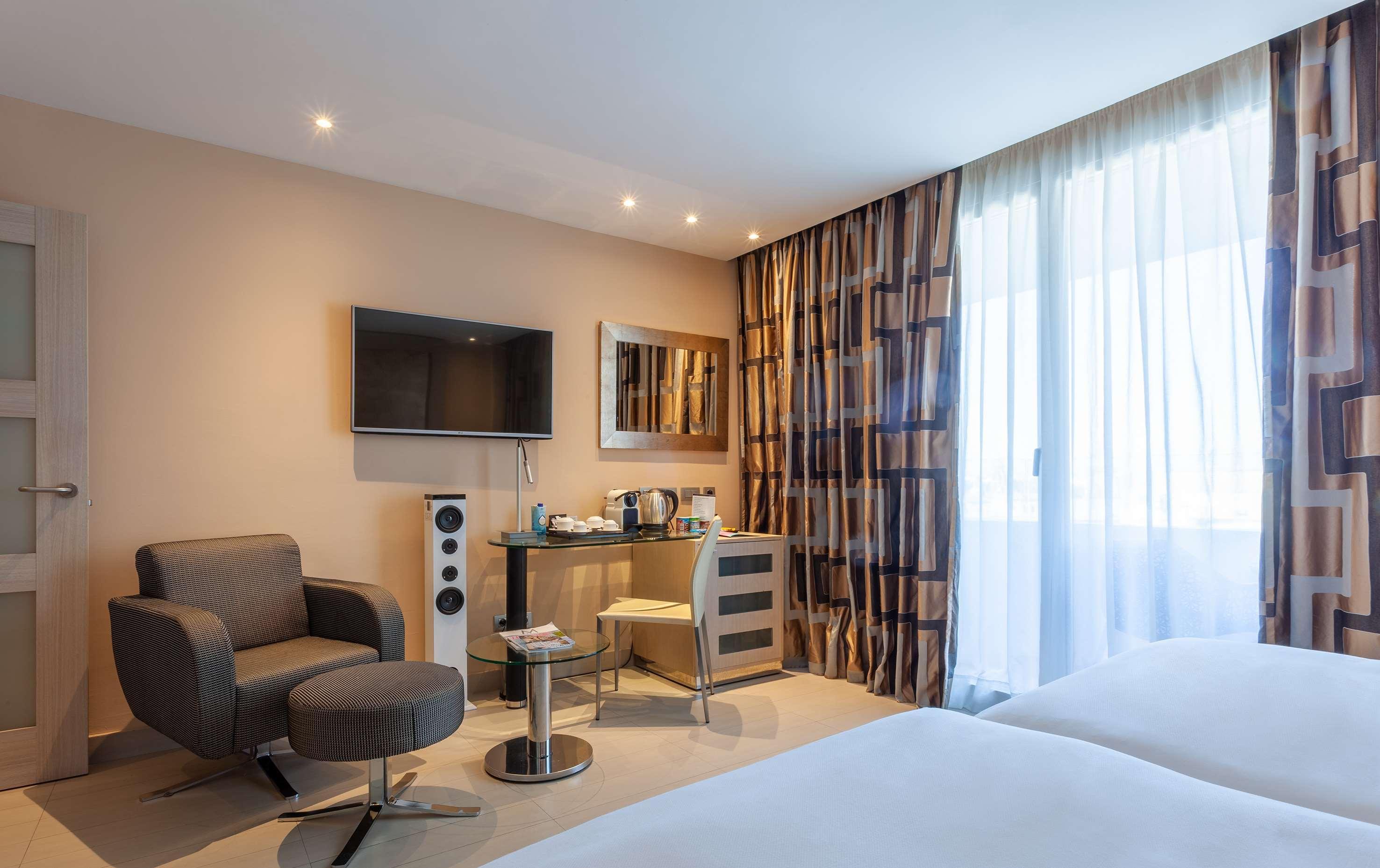The Level At Melia Sevilla Exteriör bild