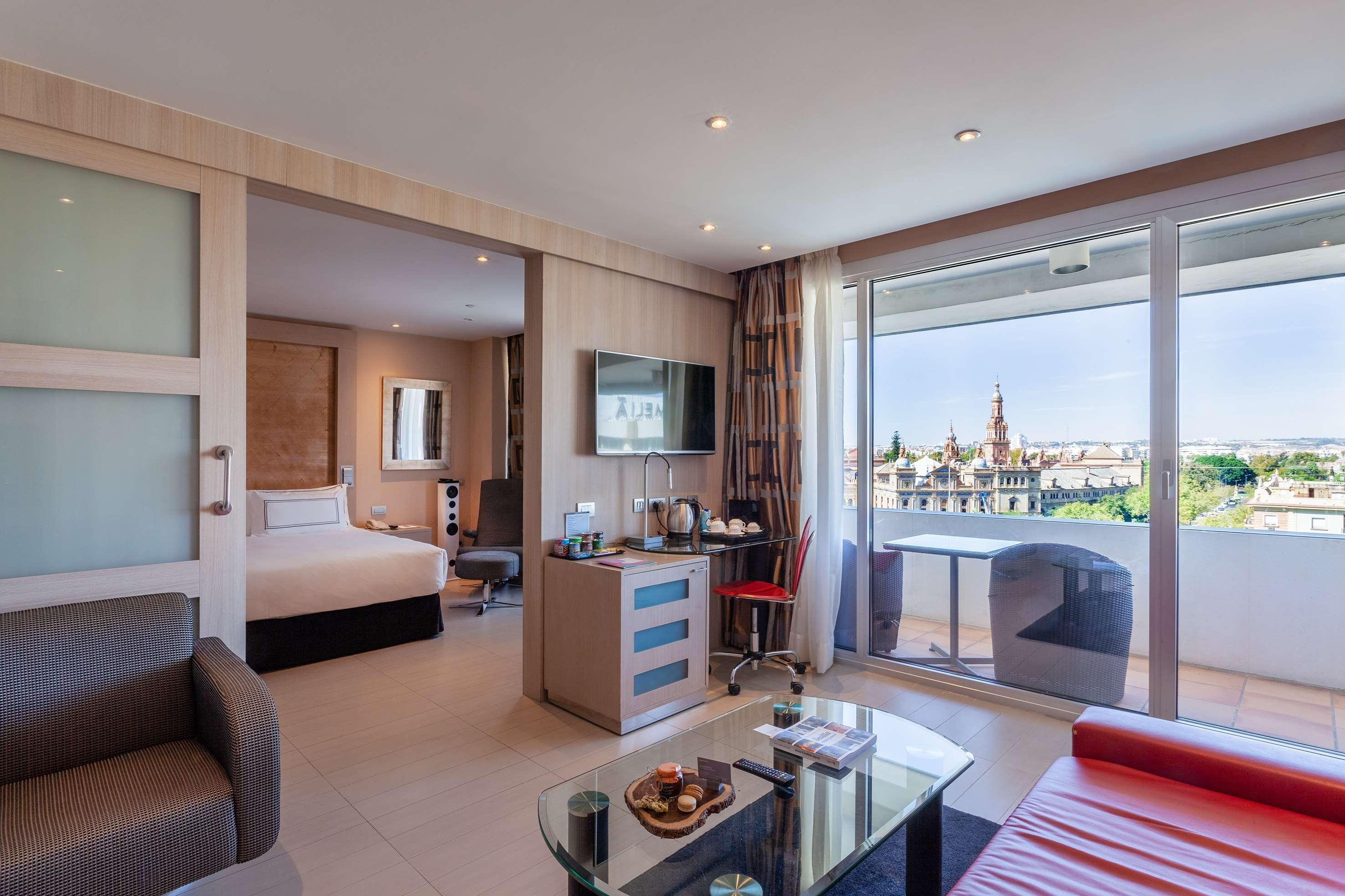 The Level At Melia Sevilla Exteriör bild