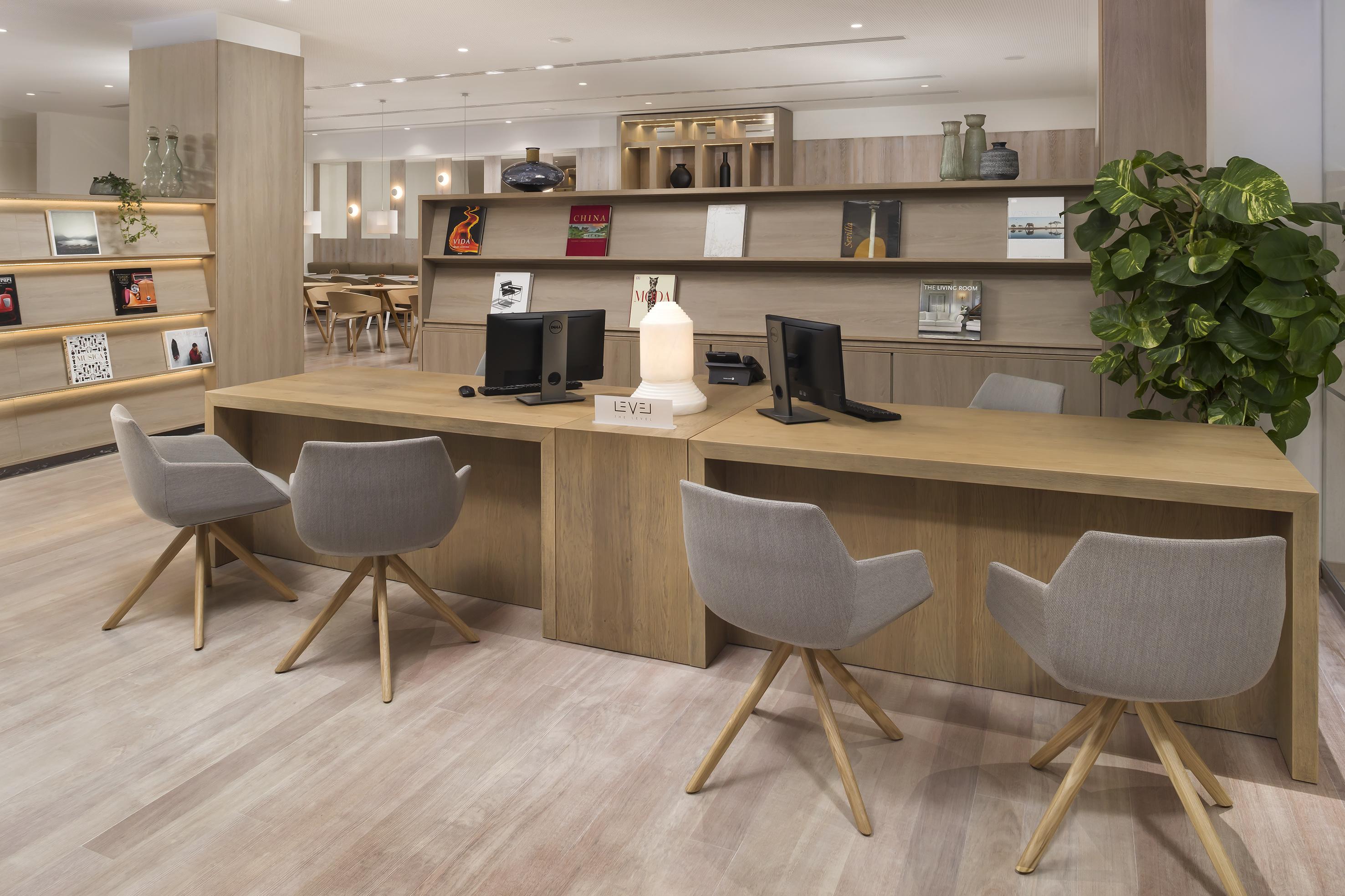 The Level At Melia Sevilla Exteriör bild